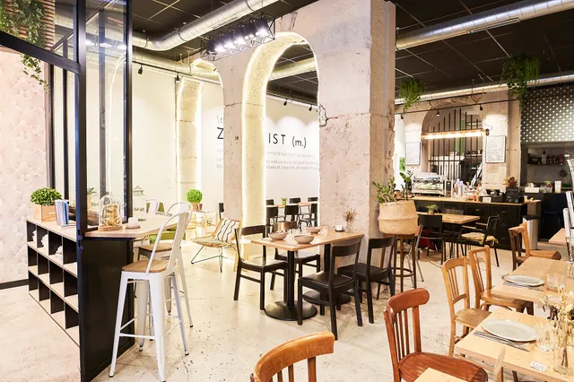 ZEITGEIST café - vegan coffee & cake