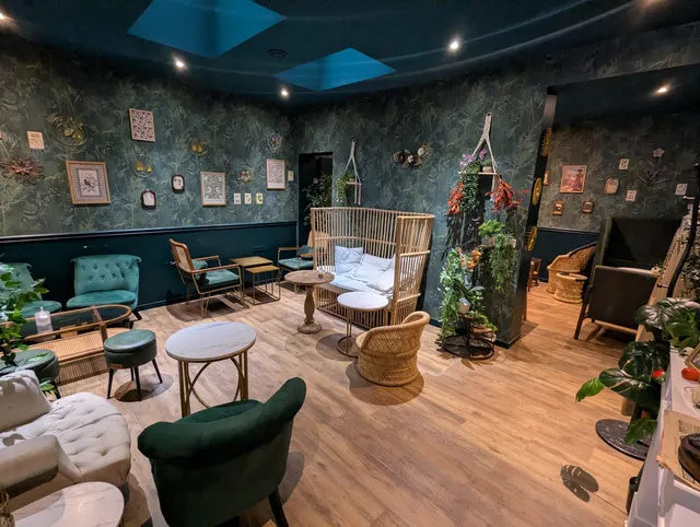 BKNK | Book Nook | Paris Coffee Shop